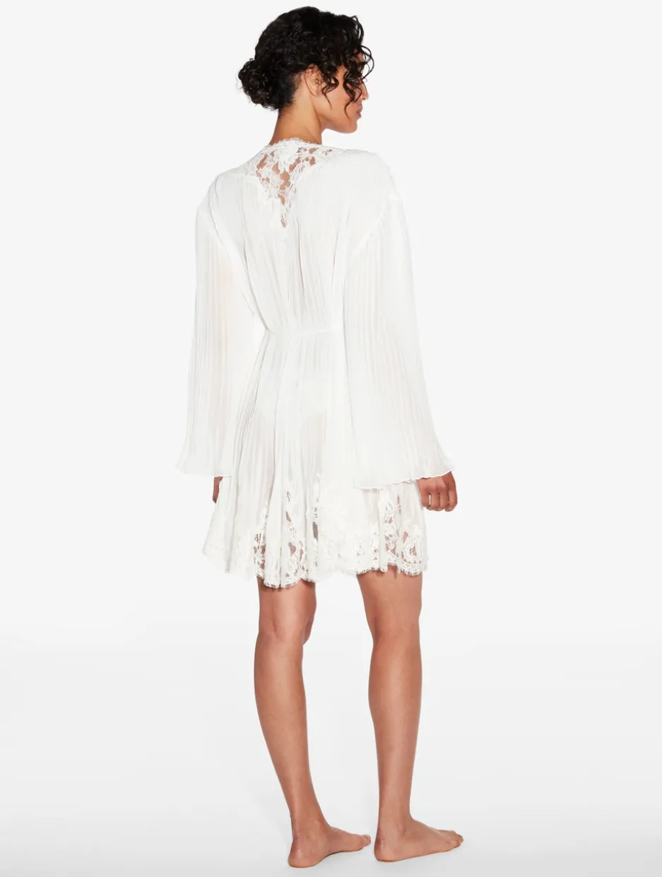 Short Robe In Off White With Cotton Leavers Lace